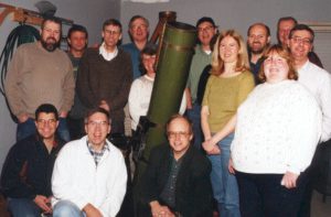 London Centre members with the Hennigar reflector, 1999-11-25
